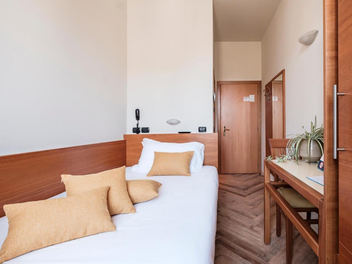 Hotel Lory فورلي المظهر الخارجي الصورة